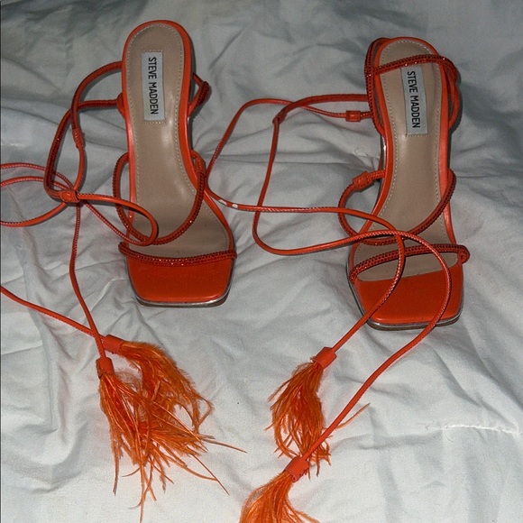 Steve Madden Vibrant Orange Feathered Heels - Picture 1 of 2